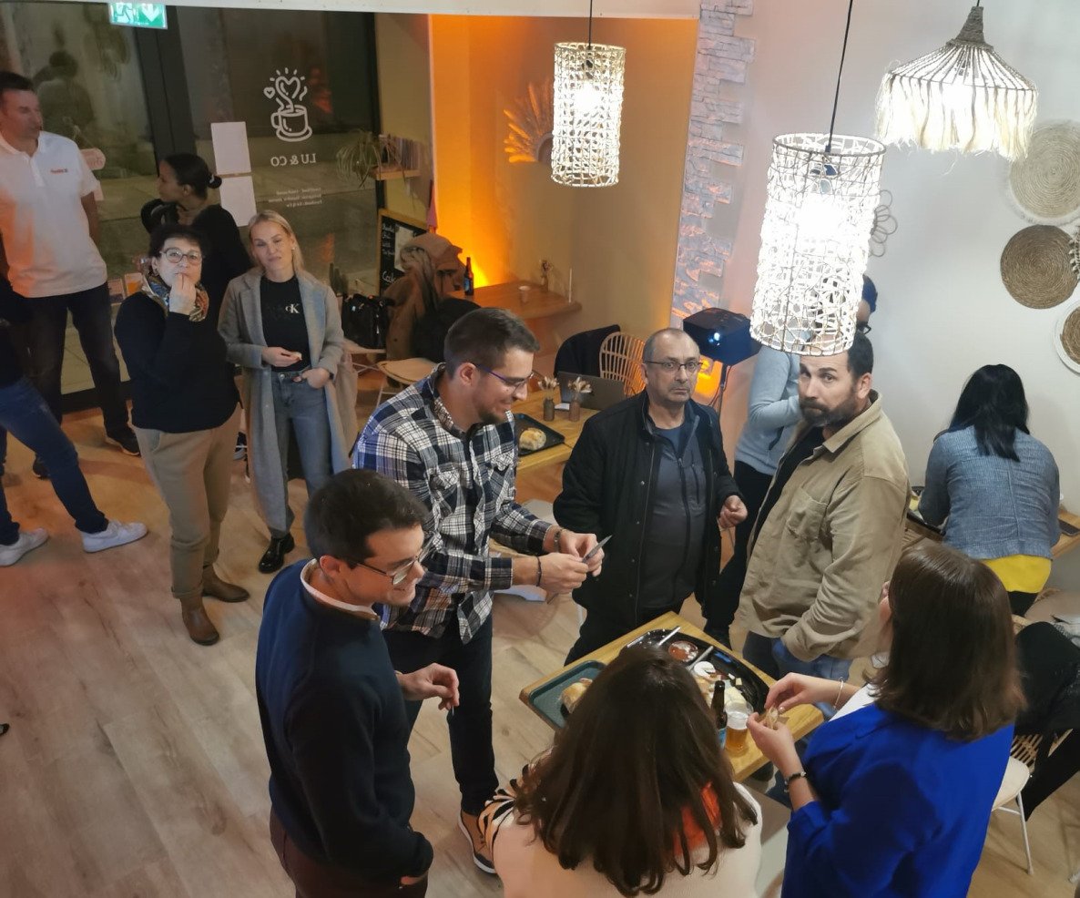 Convivialité et boissons fraiches ou chaudes proposées par Ludivine.