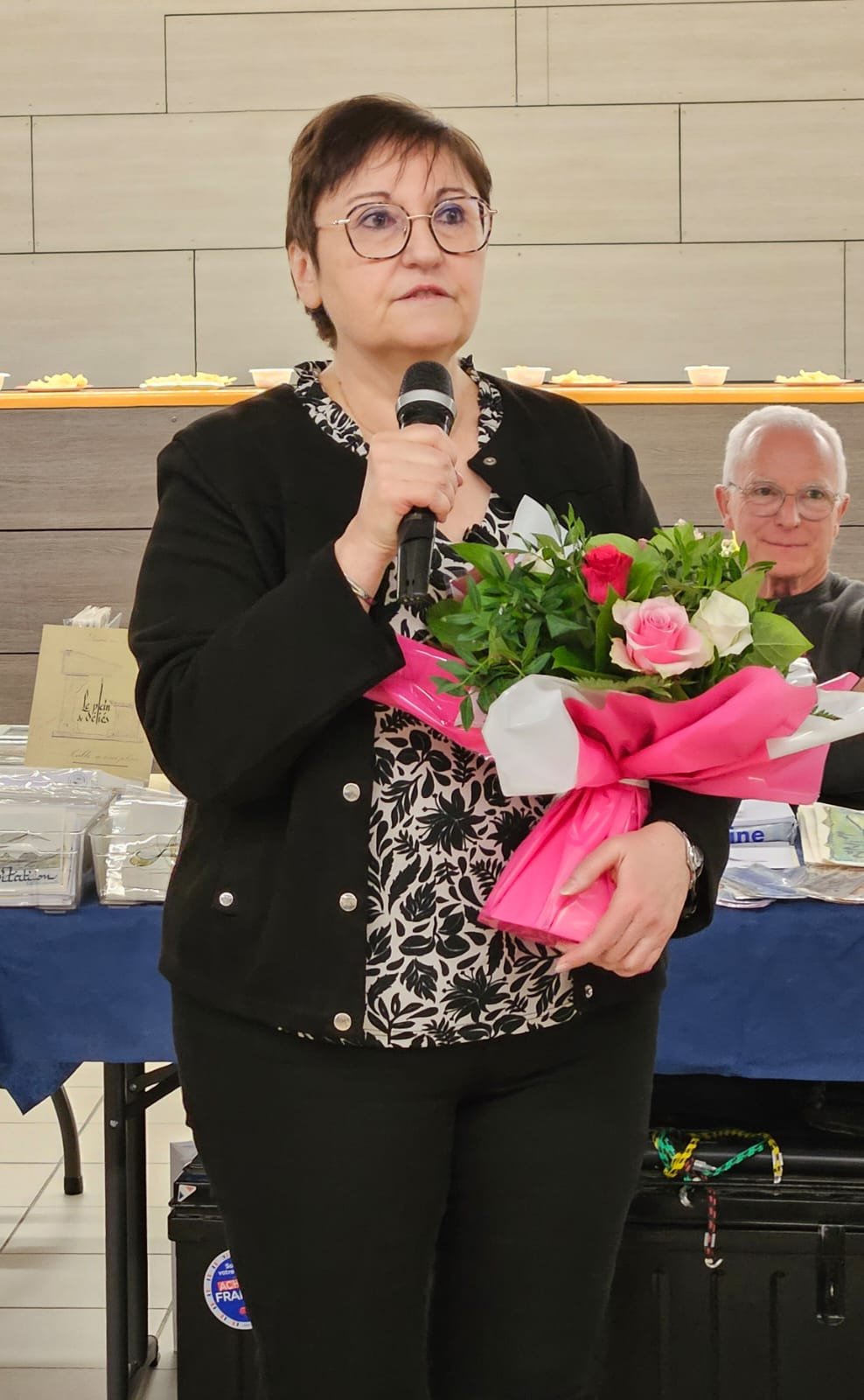 Patricia Parra qui quitte ses fonctions de responsable de la Médiathèque de Mende. Bonne chance Patricia, merci pour tout et à l'année prochaine !!