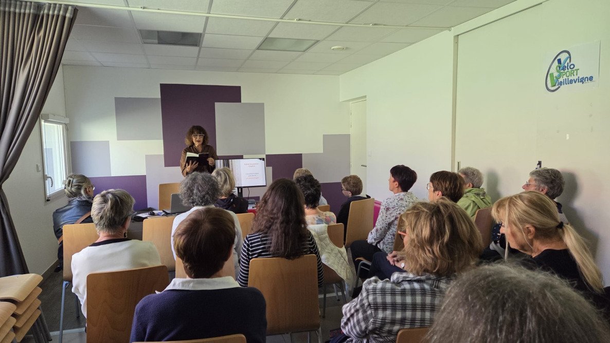 Invitation par la bibliothèque de Vieillevigne, dans le cadre des journées " Biblis en folie".2025